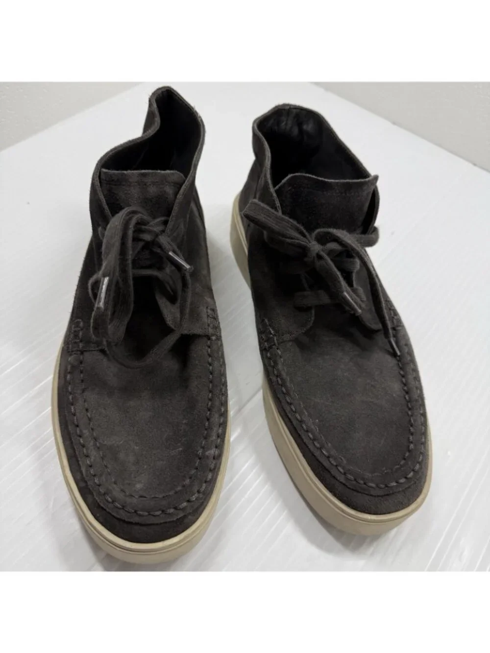 Vince Mens Suede Chukka Boots Size 7.5 Grey Moc Toe Minimalist Streetwear